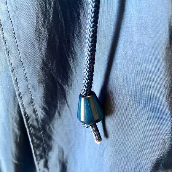 Women's Blue Ski Jacket with Faux Fur Trim (EUC) - Picture 4 of 8